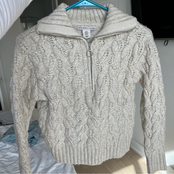 Light beige / cream zipper sweatshirt / sweater - Picture 1 of 2